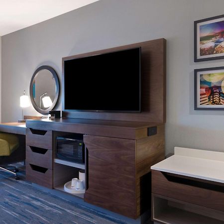 Hampton Inn & Suites Marina Eksteriør bilde
