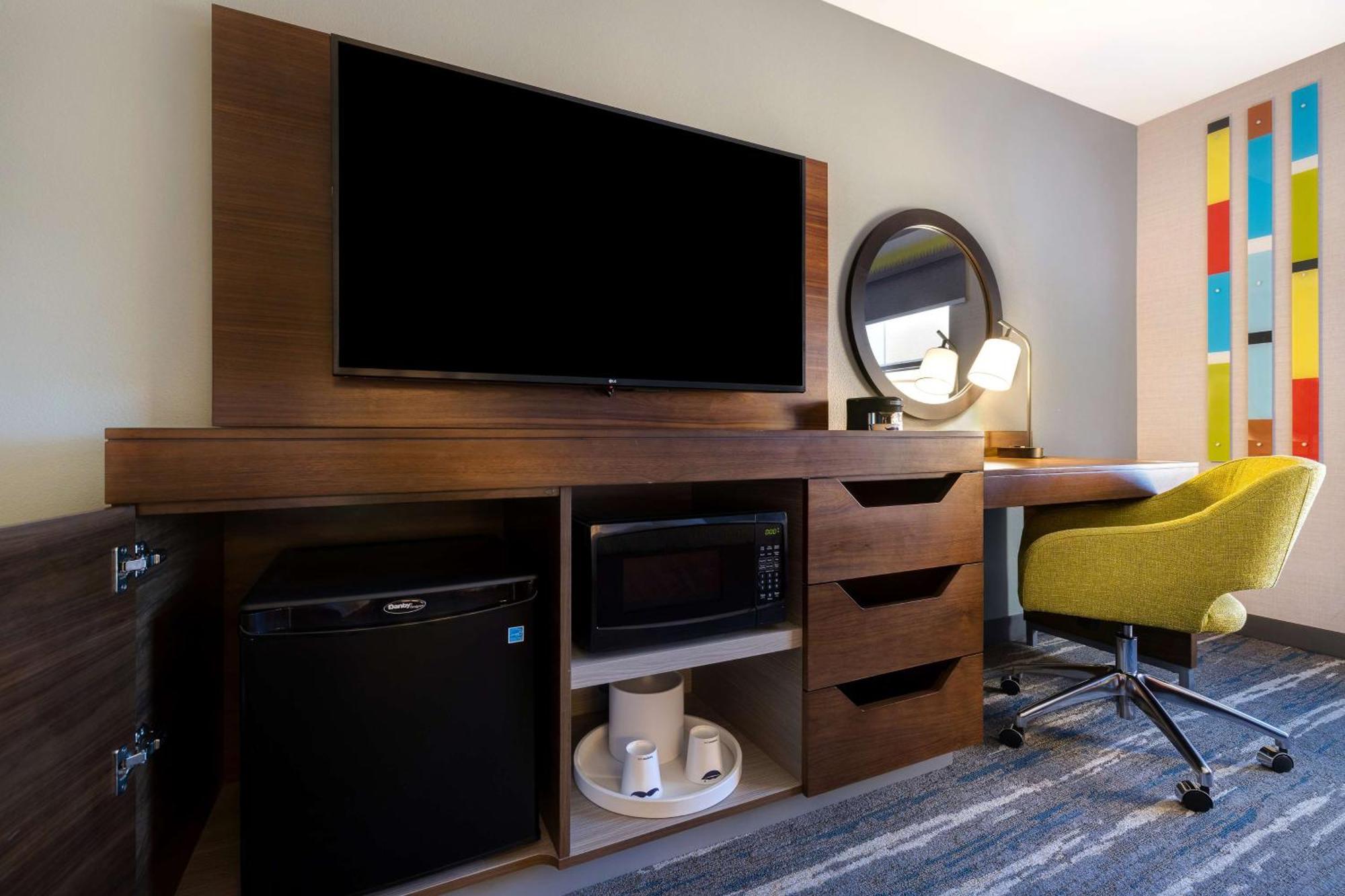 Hampton Inn & Suites Marina Eksteriør bilde