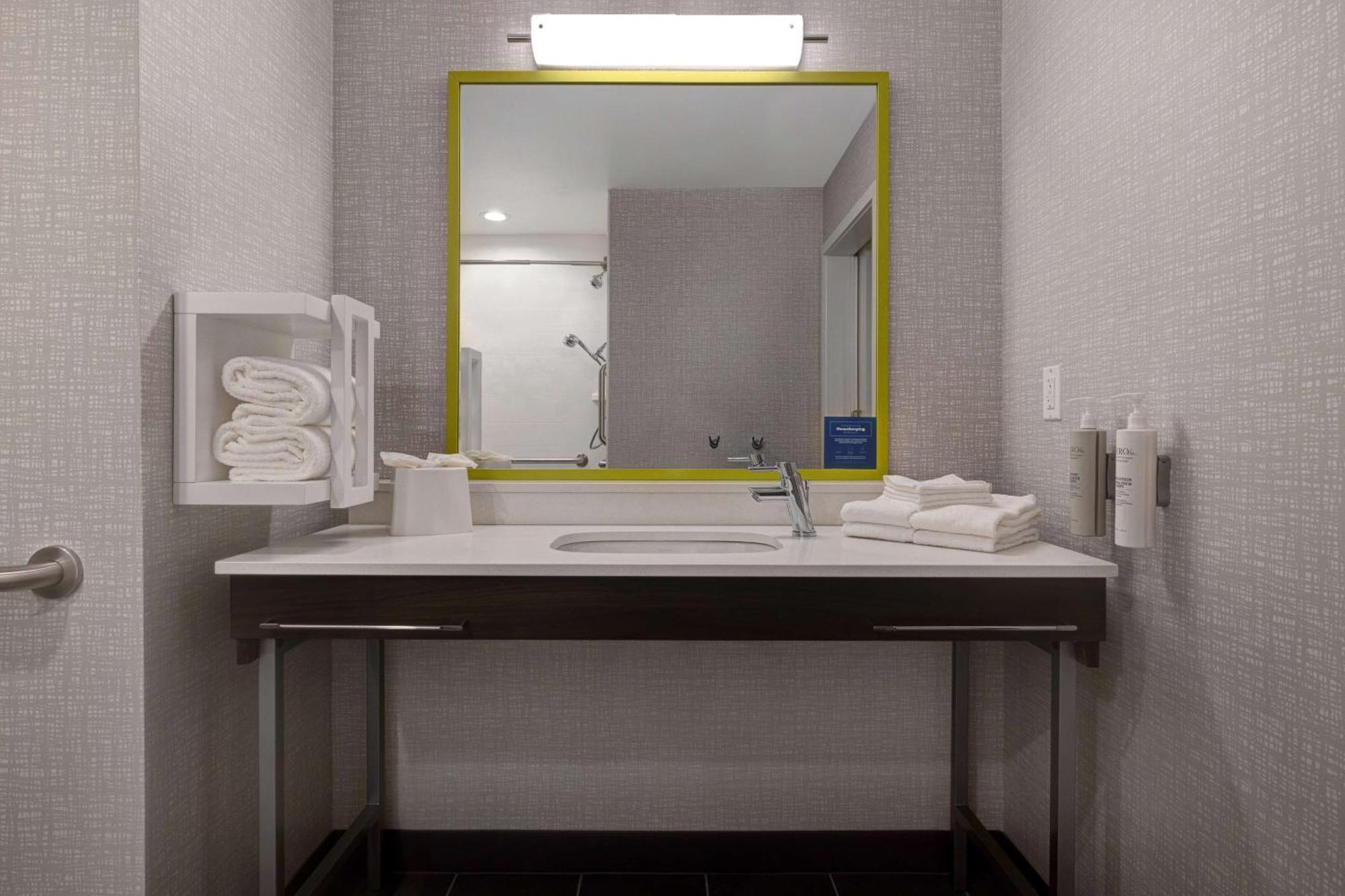Hampton Inn & Suites Marina Eksteriør bilde