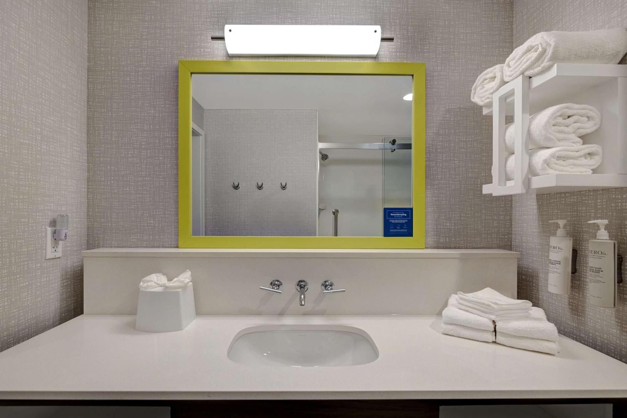 Hampton Inn & Suites Marina Eksteriør bilde