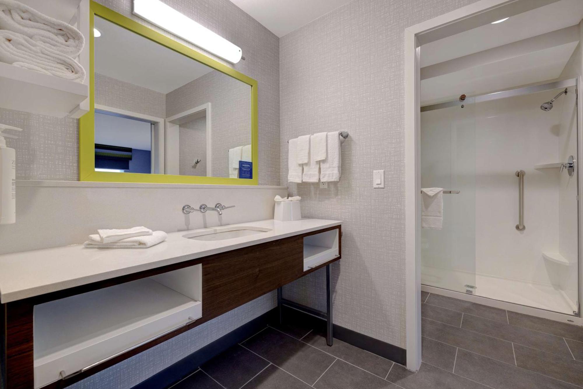 Hampton Inn & Suites Marina Eksteriør bilde